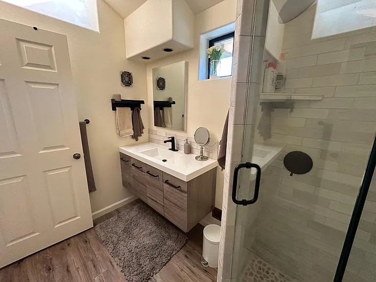 102 Laguna Pl — Photo 13