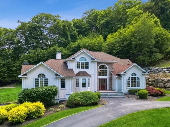 36 Pyngyp Road, Stony Point, NY 10980