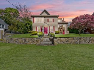 54 Hillside Ave UNIT 1, Tiverton, RI 02878