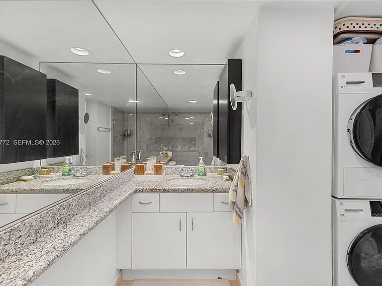 5600 Collins Ave #14R — Photo 17