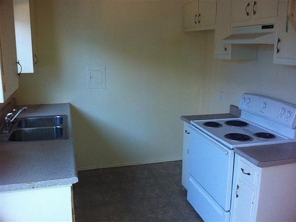 5th image of 4773 W 131st St APT B