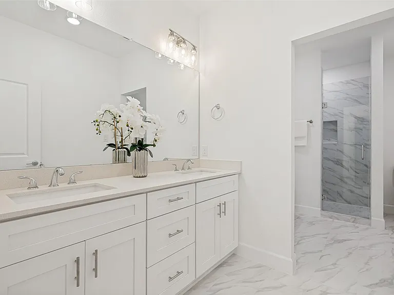 5609 Woodlands Dr — Photo 18