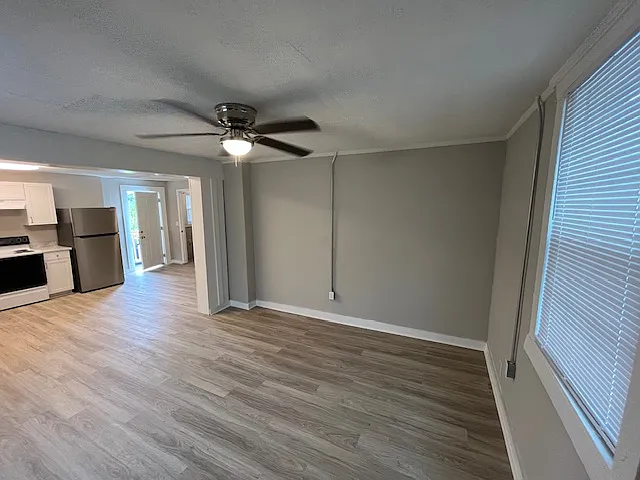 1177 Shurling Dr — Photo 2
