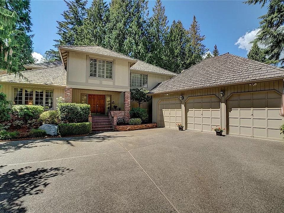 1st image of 2813 220th Pl NE