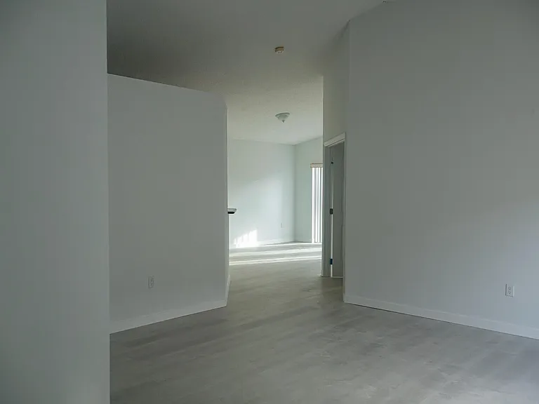 14750 SW 156th Ave — Photo 5