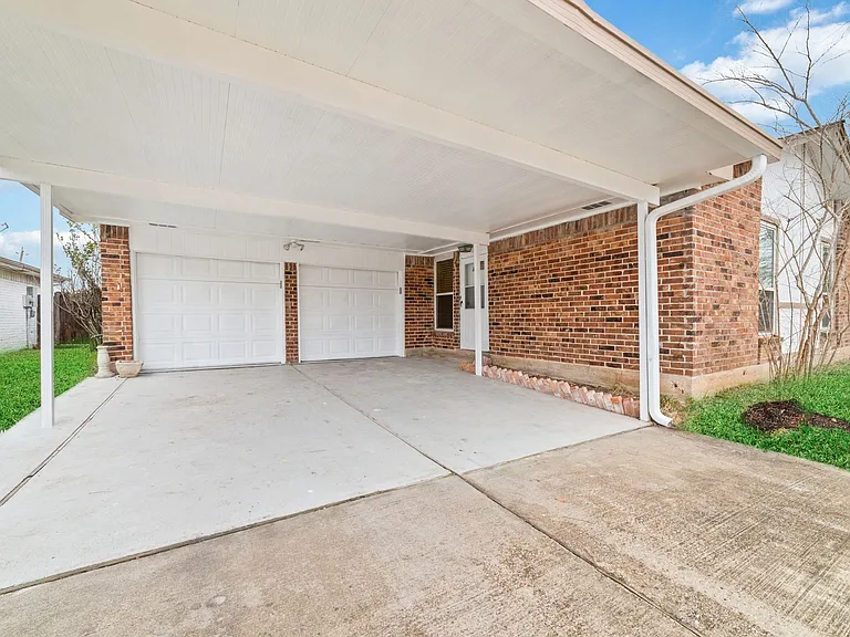 11610 Grapewood Dr — Photo 4