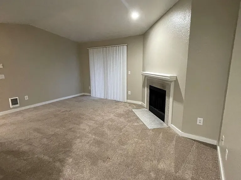 Signature Apartments — Photo 28