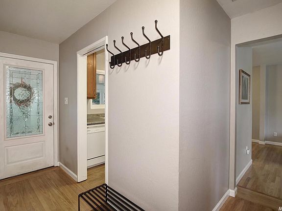 4th image of 3806 Hollister Ave