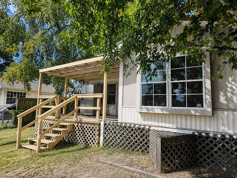 142 Aspen — Photo 2