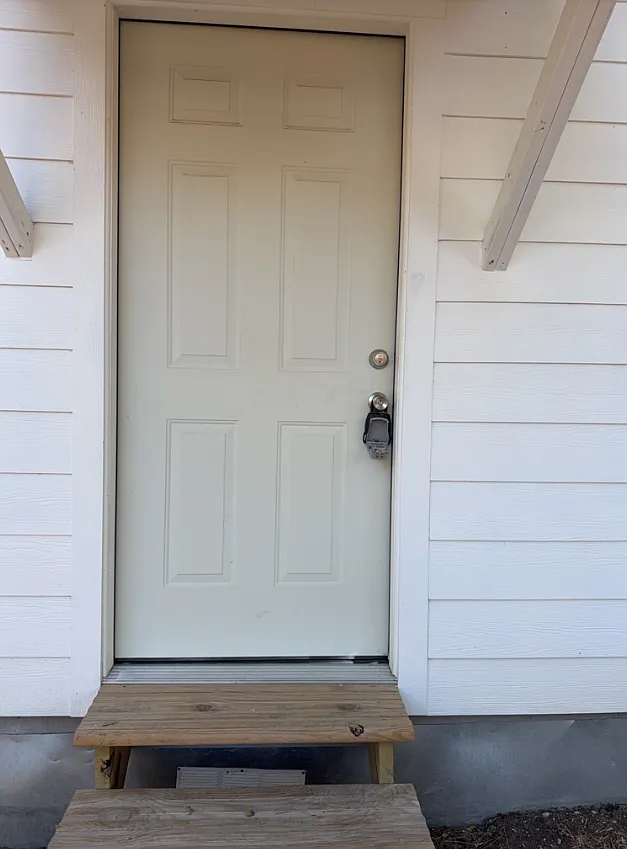 2300 Herring Ave - 2300 1/2 Herring Ave — Photo 1