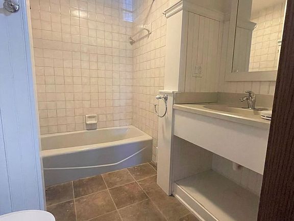 3rd image of 1308 Geddes Ave APT 1