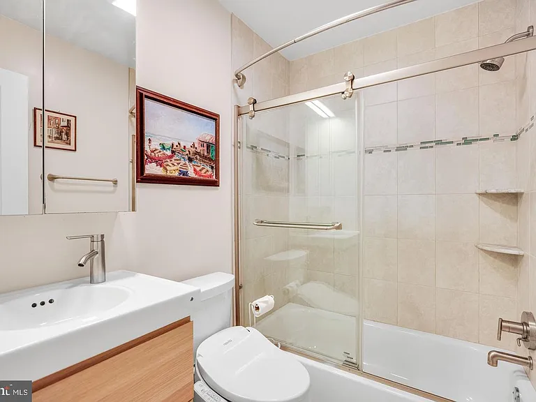 7515 Cayuga Ave — Photo 14