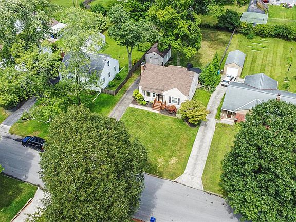 4th image of 526 E Beaumont Rd