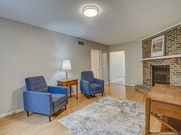 5th image of 8646 Manitoba Dr