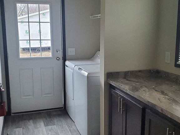 4th image of 6418 Breezeway Dr #189