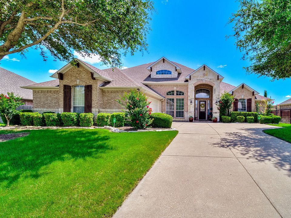 1st image of 712 Saddlebrook Dr