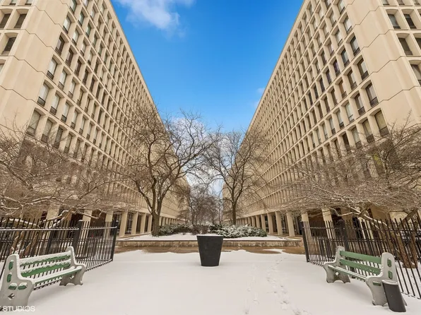 1450 E 55th Pl APT 530S, Chicago, IL 60637