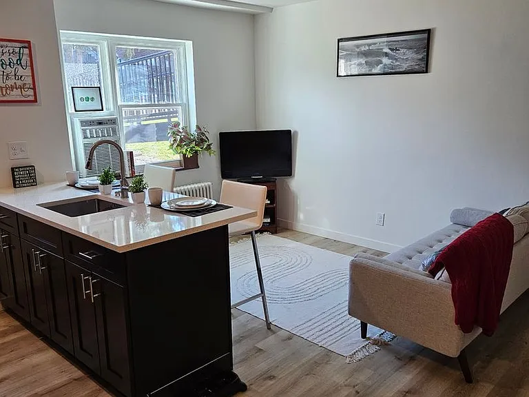 Hillside Apartments — Photo 30