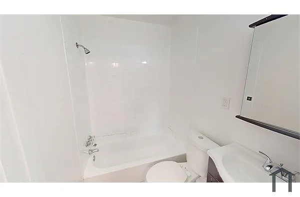 Building Photo - 4241 Foote St NE #202