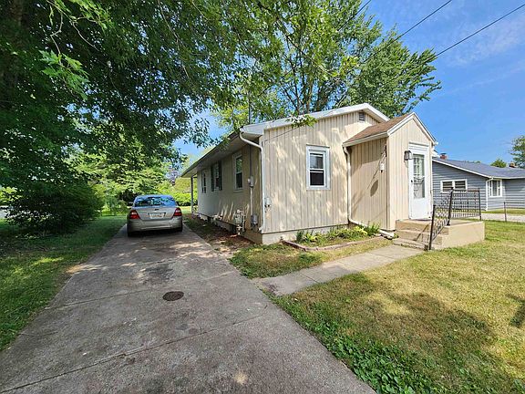 4th image of 130 S Lapeer St