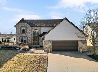 29314 Shirah Ln, Chesterfield, MI 48051