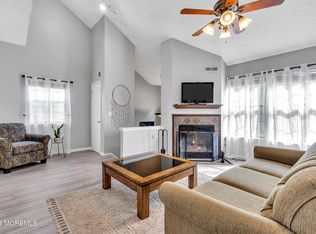 802 Bluebell Dr, Jackson, NJ 08527