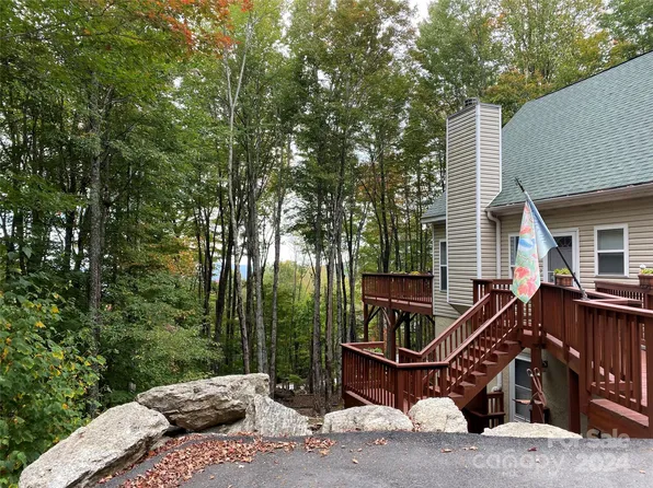 122 Lakeledge Cir, Banner Elk, NC 28604