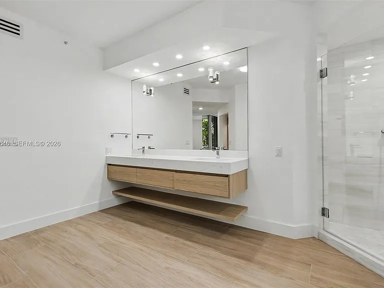731 Crandon Blvd #208 — Photo 48