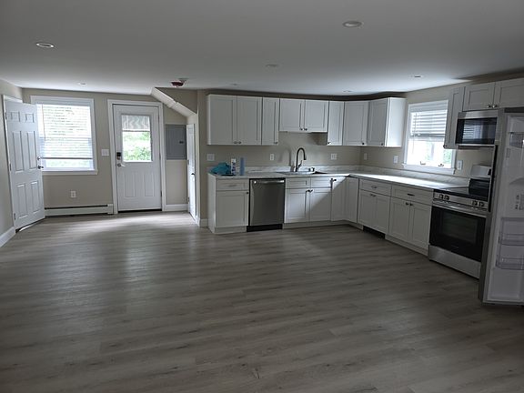 4th image of 174 Plaistow Rd #2
