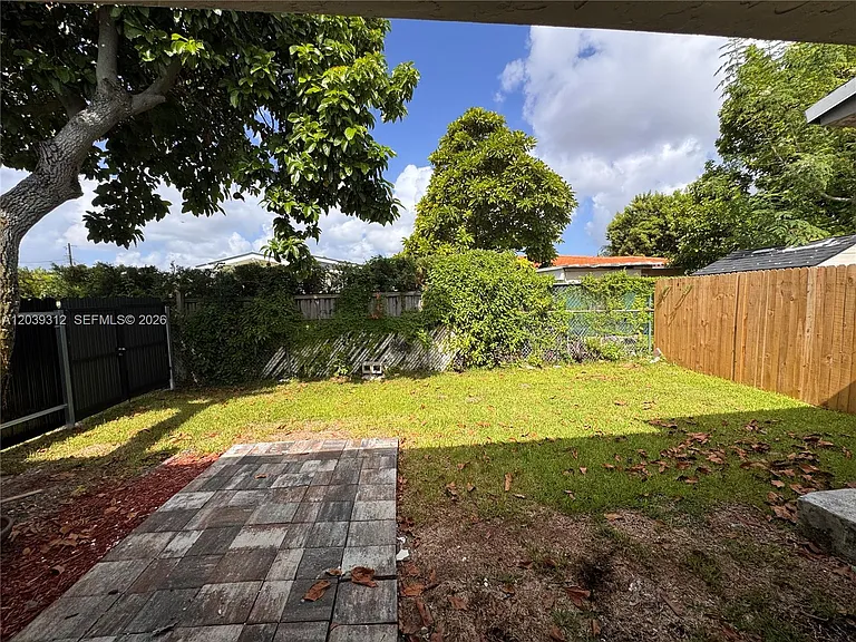 3632 SW 87th Ave #FRONT — Photo 13
