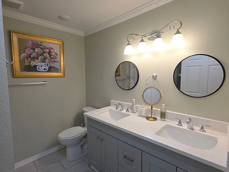 105 Pecan St — Photo 14