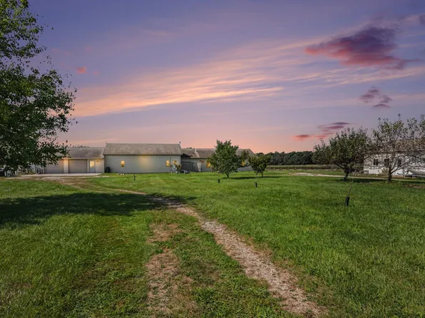 90590 County Road 215, Decatur, MI 49045