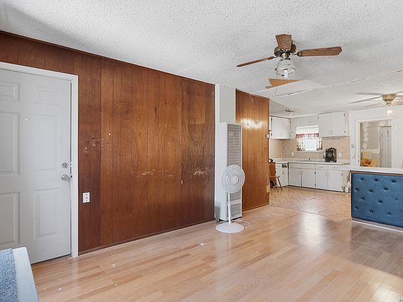 2nd image of 442 Humboldt St