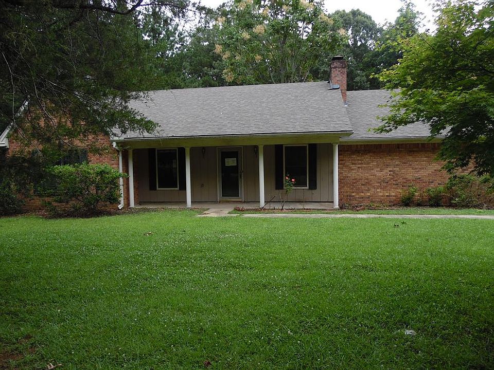 1st image of 205 Silver Creek Dr