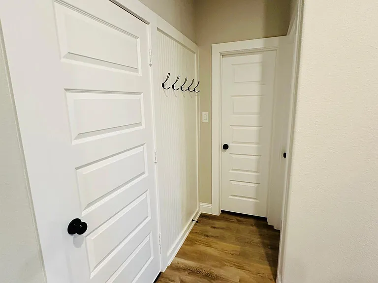 4104 Avion Dr — Photo 4
