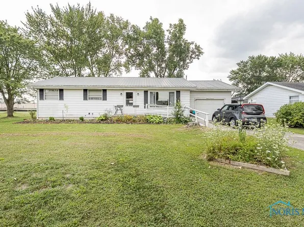 1819 Maumee Dr, Defiance, OH 43512