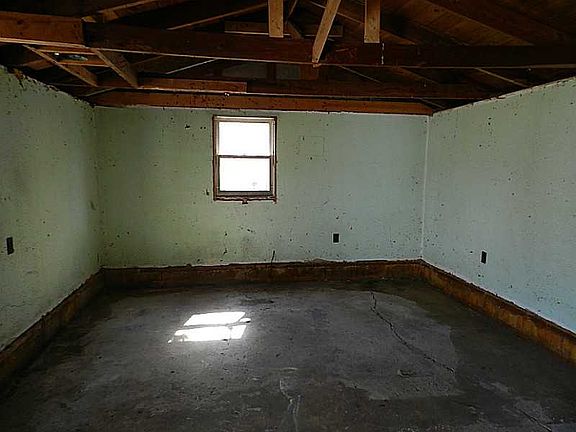 5th image of 2832 Corvallis Cres