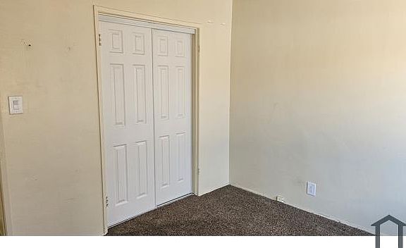 4th image of 151 E Riggin St