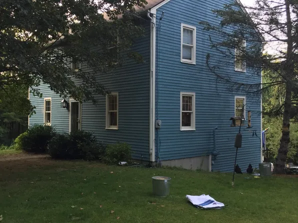 77 Rowell Rd E, Brentwood, NH 03833