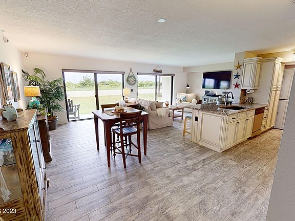 2nd image of 4570 Ocean Beach Blvd #203