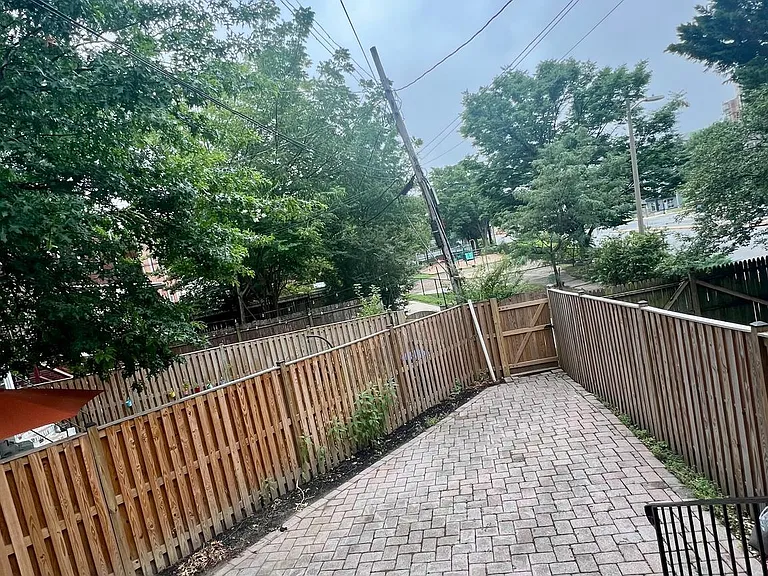 1008 Bashford Ln — Photo 18