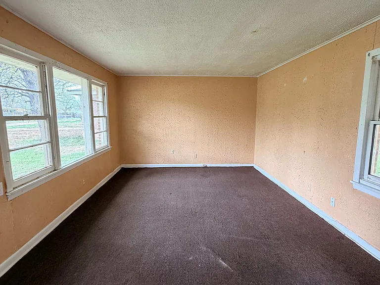 7137 Burlingame Blvd — Photo 3