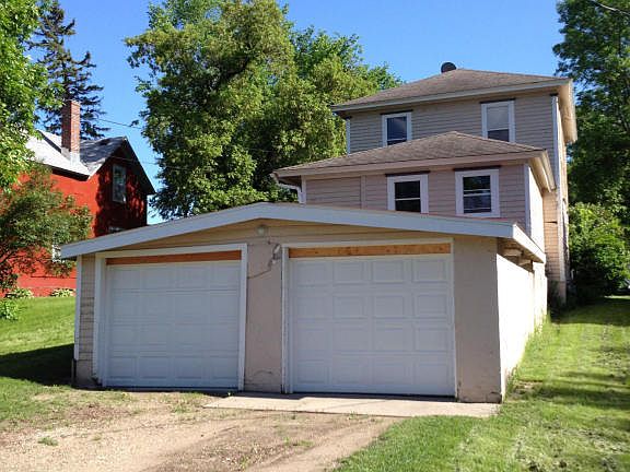 2nd image of 308 W Douglas Ave