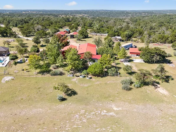 652 OVERLOOK DR, Fredericksburg, TX 78624
