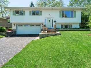 5710 Dover Dr, Lisle, IL 60532