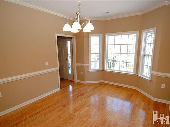 4th image of 9814 N Olde Towne Wynd SE