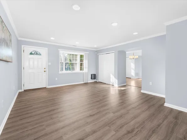 1712 Whitpain Hls, Blue Bell, PA 19422