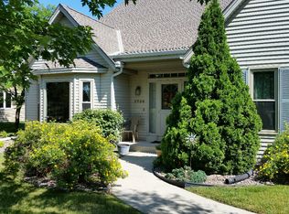 1730 Forest Hill Ave, South Milwaukee, WI 53172