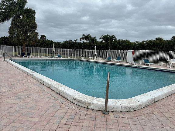 5th image of 9300 SW 8th Street #215