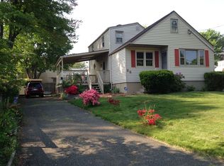 28 Lagana Ln, Fairfield, CT 06824